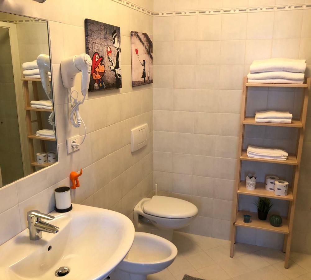 Irides Rooms A Un Passo Dai Parchi Divertimento لاتيزي المظهر الخارجي الصورة
